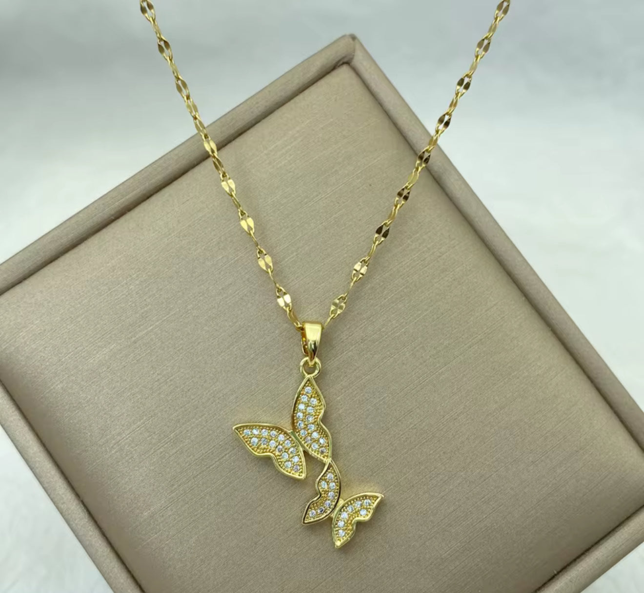 Collana “Volo di Luce” – Gioie di Luce