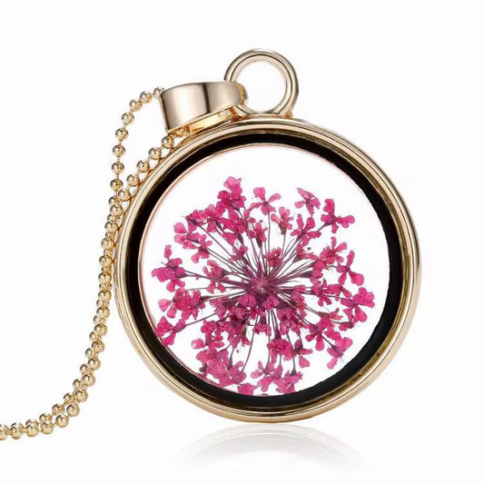 Collezione “Eternal Bloom” – Collane con Fiori Reali Incapsulati